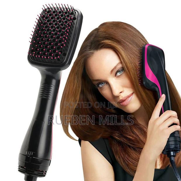 One-Step Smoothing Hair Dryer Brush Straightener 2-in-1 · Photo 1