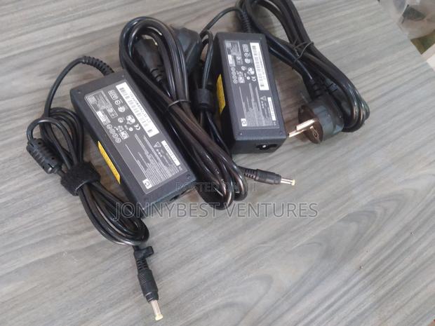 HP Yellow Pin Charger · Photo 1