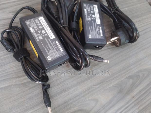 HP Yellow Pin Charger · Photo 4