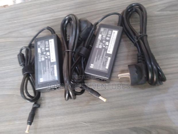 HP Yellow Pin Charger · Photo 6