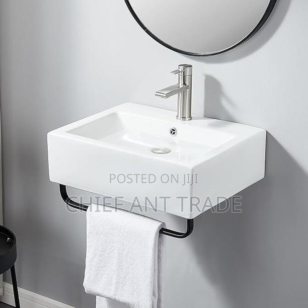 Basin With Mirror Glass Stand. 2017-43 · Photo 3