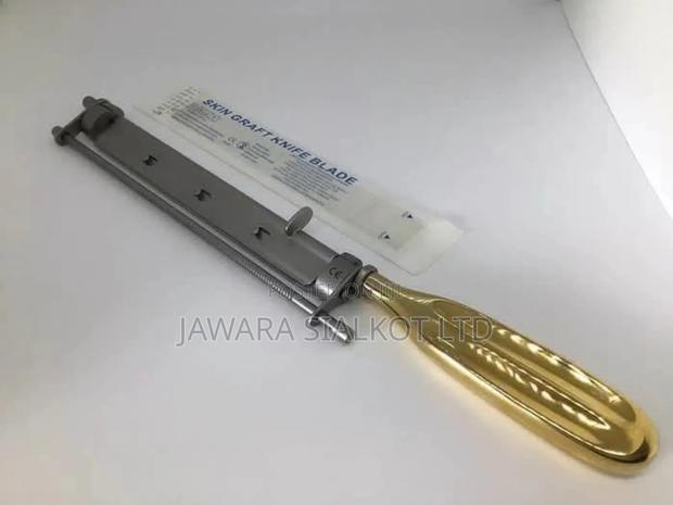 Skin Grafting Knife Handle, Golden Handle , With 1 Blade · Photo 1
