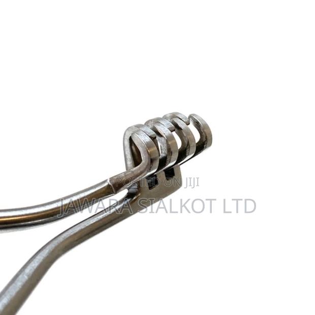 Self Retaining Retractor · Photo 2