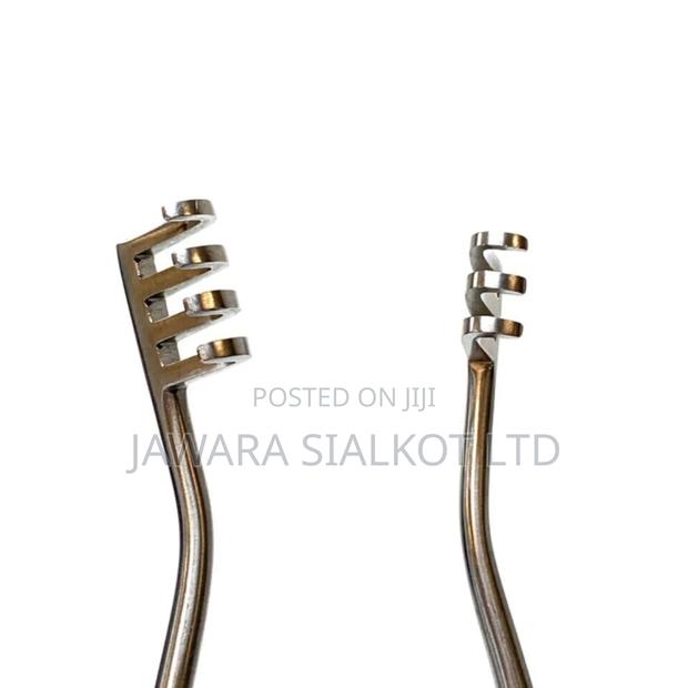Self Retaining Retractor · Photo 3