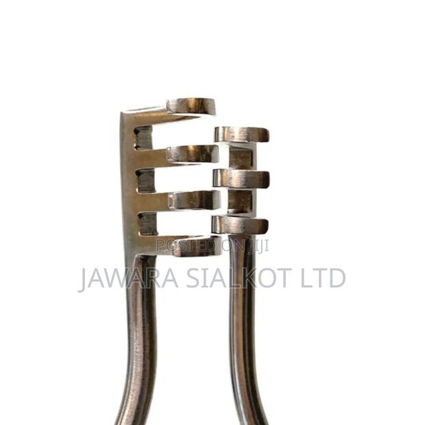 Self Retaining Retractor · Photo 4