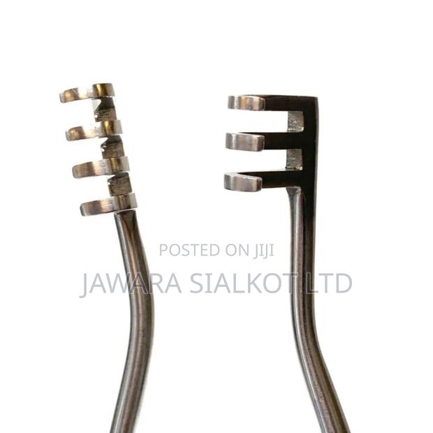 Self Retaining Retractor · Photo 6