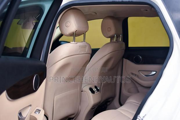 Mercedes-Benz GLC-Class 2019 White · Photo 5