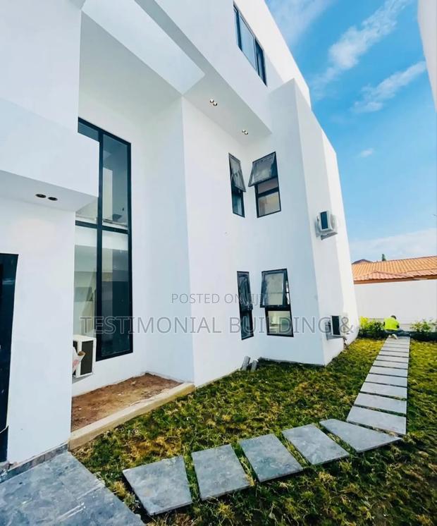 5bdrm House in Testimonial Building, East Legon for sale · Photo 4
