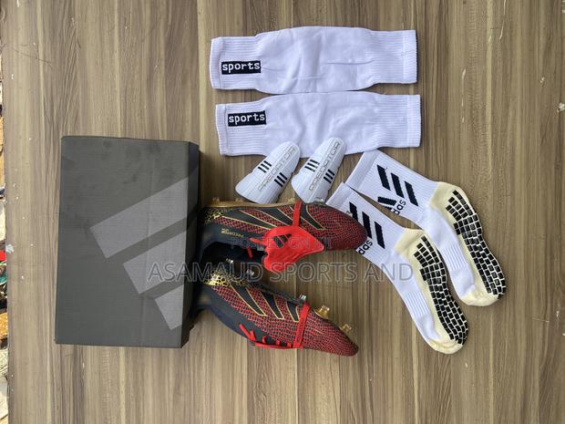 Original Adidas Predator Boot Available · Photo 2