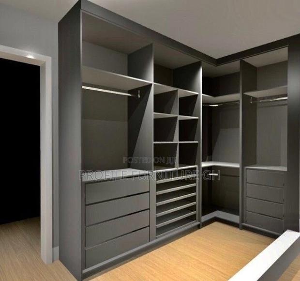 Foreign Plywood Wardrobe Closet · Photo 1