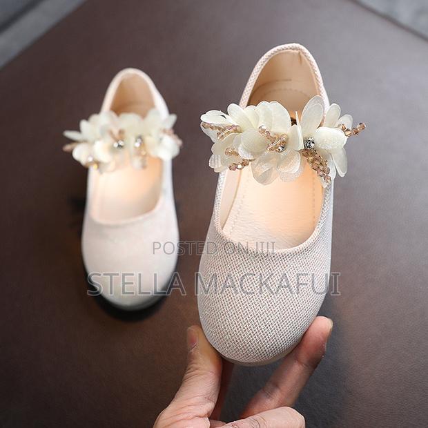 Executive Shoes for Girls Sizes 21, 22 and 28 Only · Photo 2