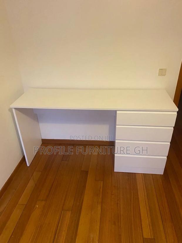 MDF Plywood Office Desk. · Photo 1