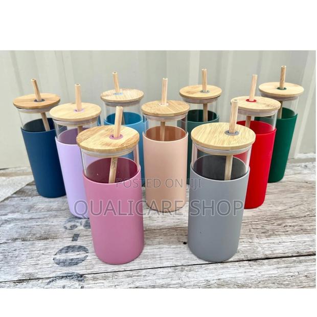 500ml Glass Cup With Bamboo Cover, Straw and Silicon Sleeve · Photo 3