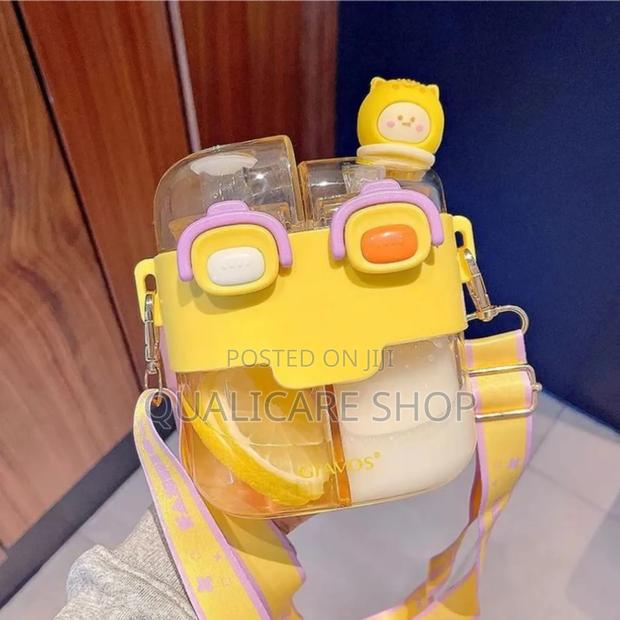 Cartoon Double Container Water Bottle With Straw · Photo 2