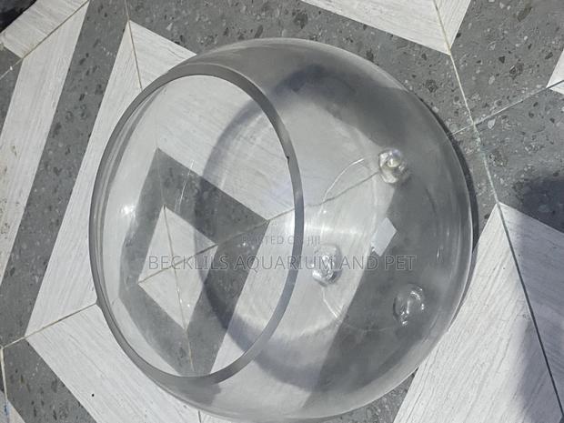 16 Liters Round Fish Bowl · Photo 1