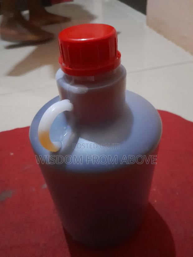 2.5 Litres Half Gallon Pure Village Bees Honey From Kwahu · Photo 4