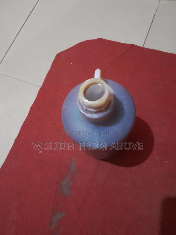 2.5 Litres Half Gallon Pure Village Bees Honey From Kwahu · Photo 6