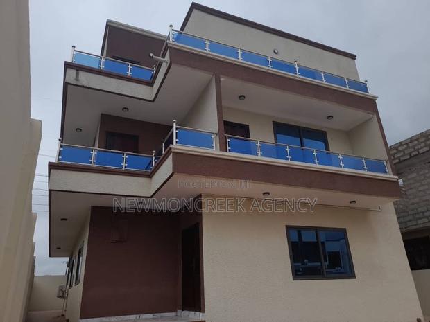 4bdrm Duplex in Gated Estate,Oyarifa, Accra Metropolitan for sale · Photo 3