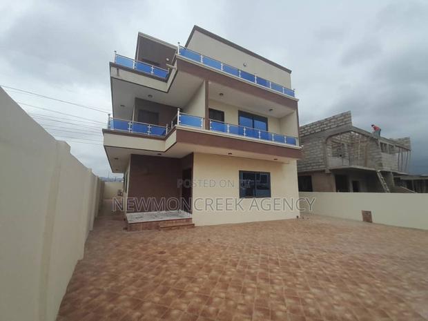 4bdrm Duplex in Gated Estate,Oyarifa, Accra Metropolitan for sale · Photo 2
