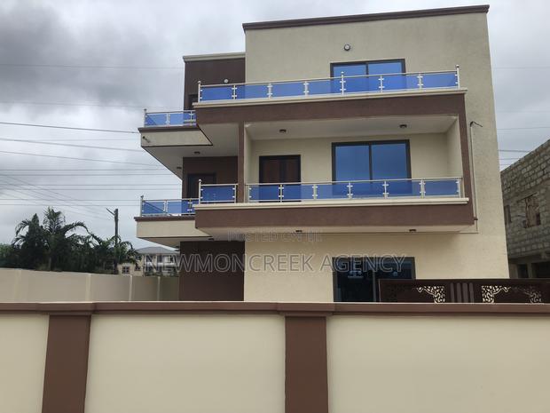 4bdrm Duplex in Gated Estate,Oyarifa, Accra Metropolitan for sale · Photo 4