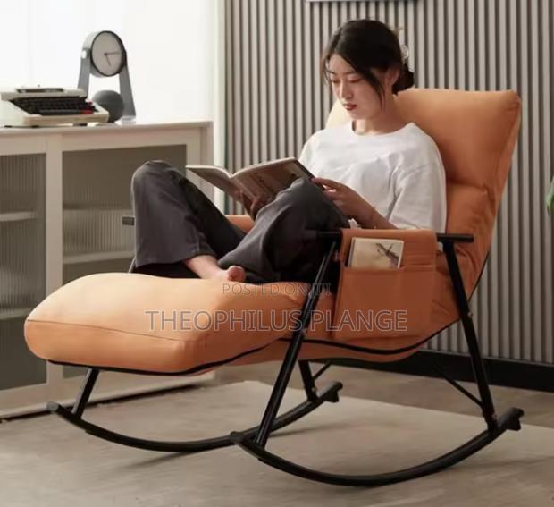 Comfortable Lazy Chair With Colorful Cushion · Photo 2