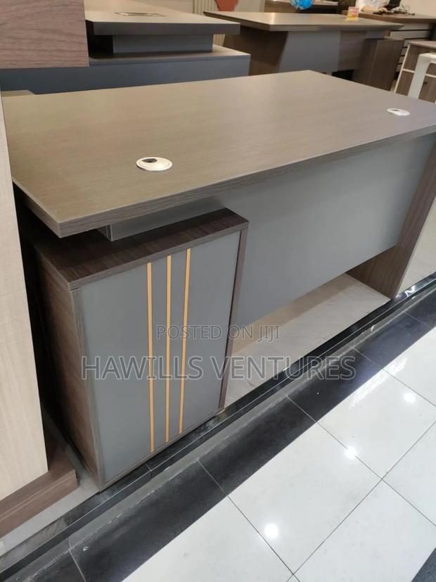 Executive Office Table With Extension · Photo 1