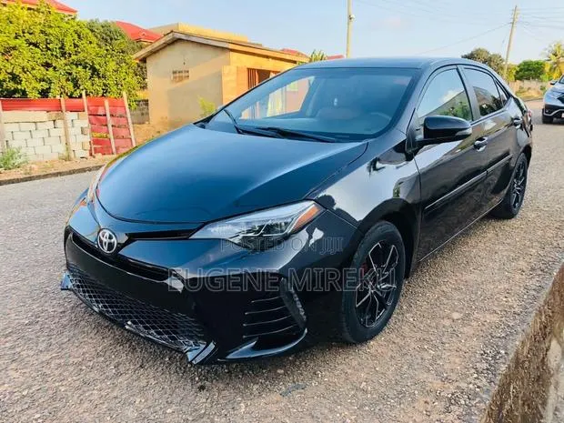 Toyota Corolla 2016 Black · Photo 1
