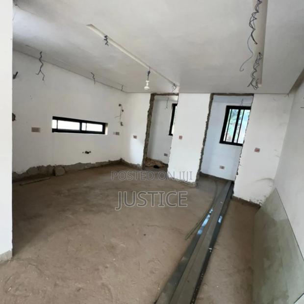 4bdrm Duplex in Ablekuma, Manhean for sale · Photo 6