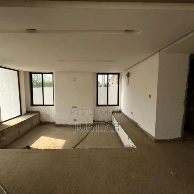 4bdrm Duplex in Ablekuma, Manhean for sale · Photo 7