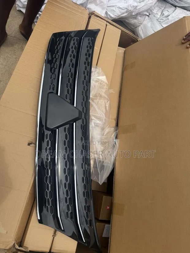 Outlander 2023 Front Shell · Photo 1
