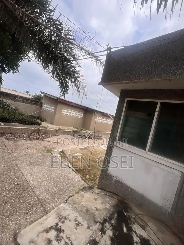4bdrm House in Dansoman for rent · Photo 1