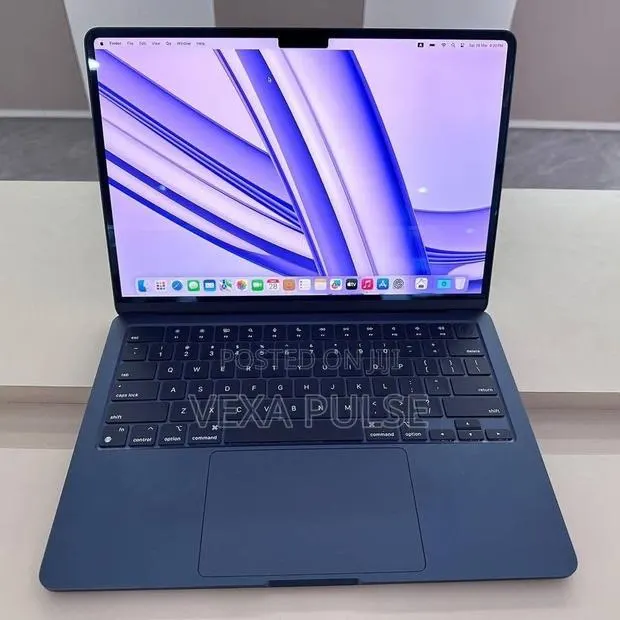 Laptop Apple MacBook Air 2022 M2 8GB Apple M2 SSD 256GB · Photo 1