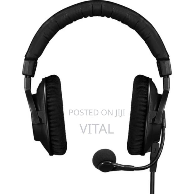 Beyerdynamic Monitor Headphones · Photo 2