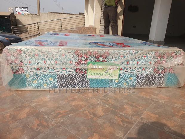 Latex Foam Double Size Mattress: 12 Inches Thick · Photo 3