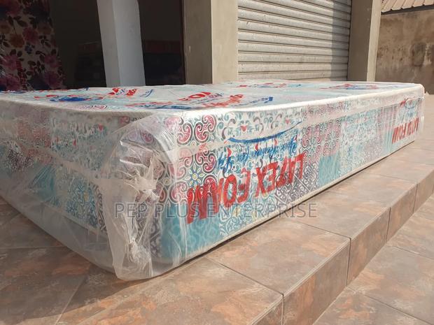 Latex Foam Double Size Mattress: 12 Inches Thick · Photo 4