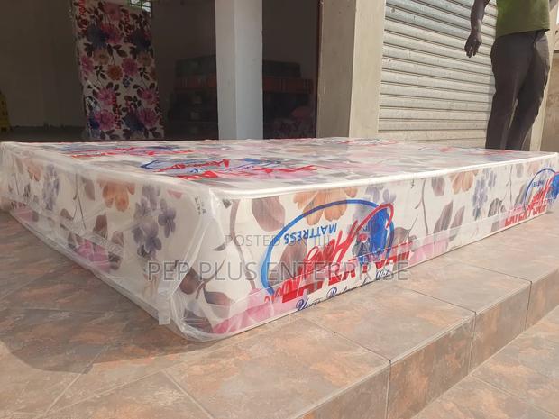 10 Inches Latex Foam High Density Mattress · Photo 3