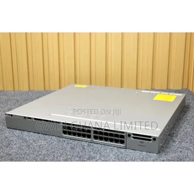 Cisco C3850-24t. 24port Gigabit Layer 3 Managed Switch. · Photo 1