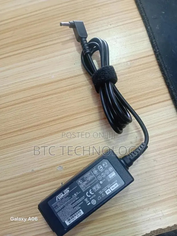 ASUS Mini Port Adapter Charger 19v · Photo 1
