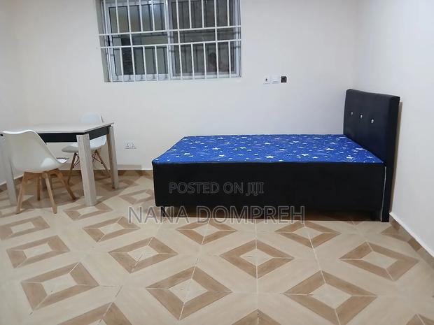 Blue and Black Inbuilt Double Bed · Photo 4