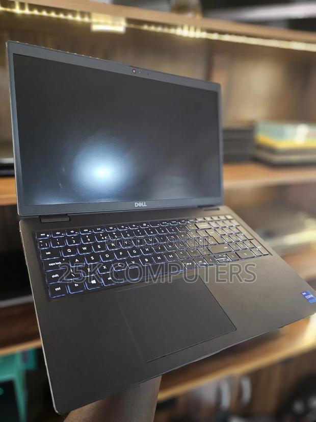 Laptop Dell Latitude 3520 16GB Intel Core I7 SSD 256GB · Photo 1
