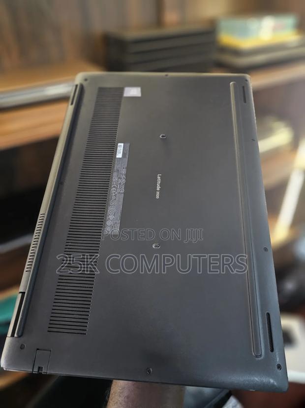 Laptop Dell Latitude 3520 16GB Intel Core I7 SSD 256GB · Photo 5