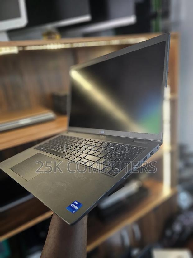 Laptop Dell Latitude 3520 16GB Intel Core I7 SSD 256GB · Photo 6