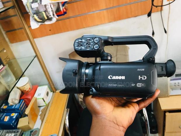 Canon XA25: Professional for on-the-Go · Photo 1