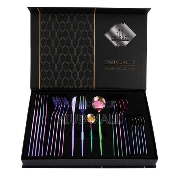 24 Pieces Quality Luxurious Cutlery Set · Photo 1