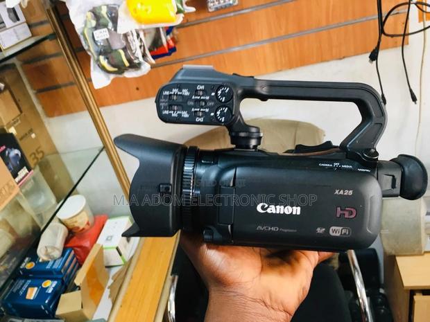 Canon XA25: Power, Pocket-Sized Professional · Photo 1