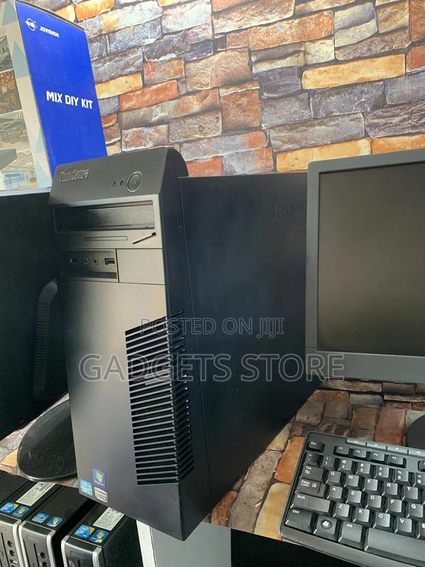 Desktop Computer Lenovo ThinkCentre 24 4GB Intel Core I3 HDD 500GB · Photo 3