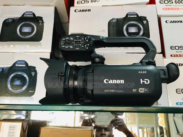 Canon XA25: Professional-Level Video Capture · Photo 1