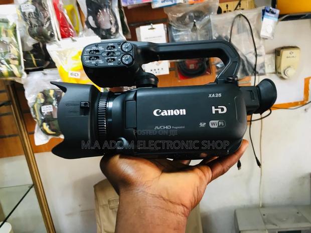 Canon XA25 Compact Power for Professional Results · Photo 1