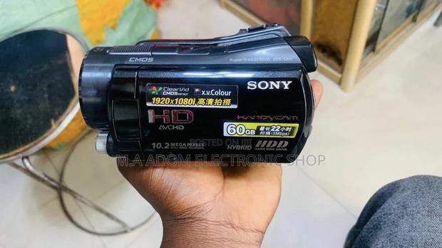 Quality Yet Affordable Sony Xr12 60GB Video Camera · Photo 1