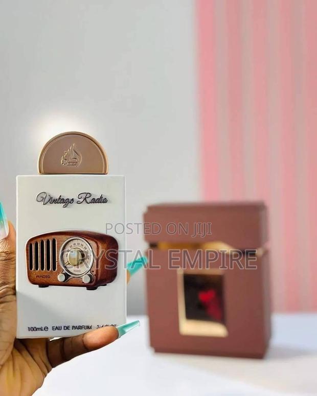 Vintage Radio Perfume · Photo 2